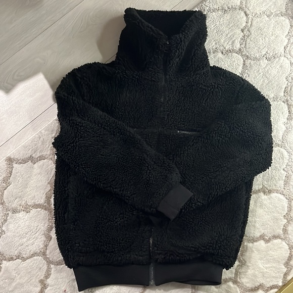 ARITZIA Teddy Jacket - Picture 3 of 4